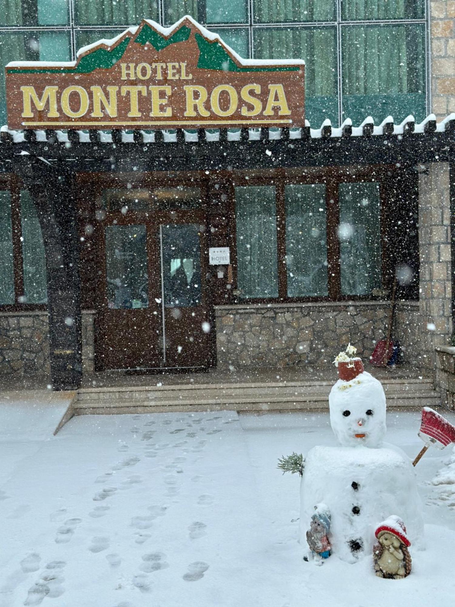 Hotel Monte Rosa ツェティニェ エクステリア 写真